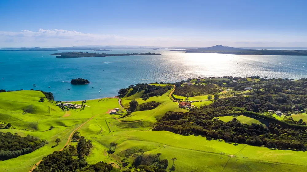 Shipping From Australia to New Zealand: What Do I Need to Know?